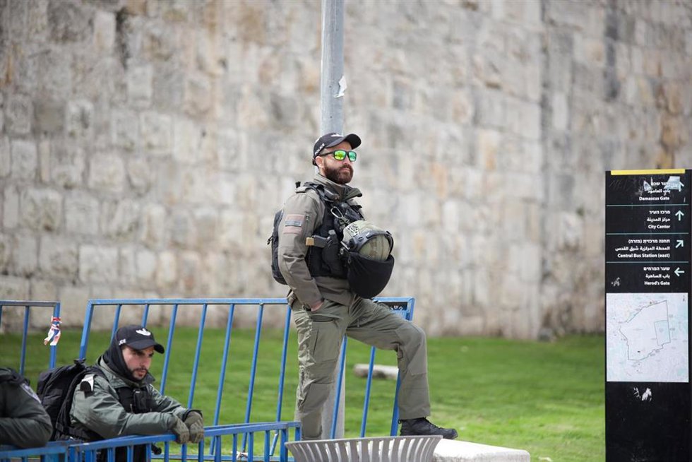 Imagen de archivo de un agente en Explanada de las Mezquitas durante el Ramadán 