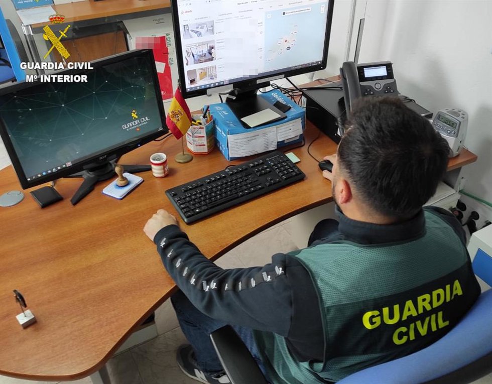 Archivo - Agente de la Guardia Civil