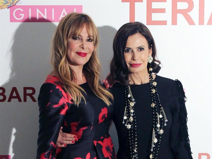 ANA OBREGÓN CON SU AMIGA, TERIA YABAR EN IMAGEN DE ARCHIVO