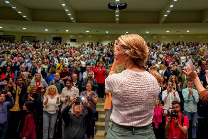 La vicepresidenta segunda del Gobierno y ministra de Trabajo y Economía Social, Yolanda Díaz, llega al acto de escucha de su proyecto Sumar en Andalucía a 19 de marzo del 2023 en Sevilla.