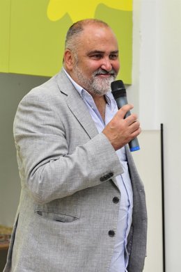 La Asamblea Local de Iniciativa por El Rosario-Verdes (IR-Verdes) ratifica a Escolástico Gil, alcalde de El Rosario desde 2015, como candidato a la Alcaldía de este municipio de cara a las elecciones locales del 28 de mayo