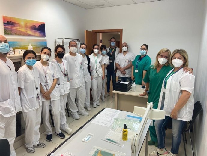 El Servicio Canario de la Salud, a través de la Gerencia de Atención Primaria de Tenerife, impulsa y afianza el servicio de Cirugía Menor extendiéndolo a once centros de salud de la isla, tras ampliar en ocho el número de unidades