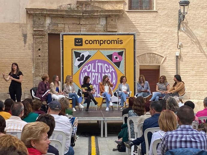 Compromís celebra el acto 'Política no apta para machistas'