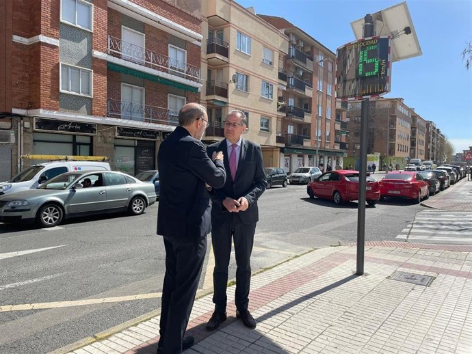 El Ayuntamiento de Salamanca invierte 83.049 euros en doce radares didácticos para reforzar la seguridad