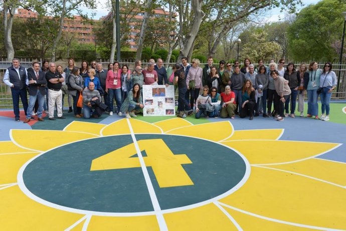 Pista de baloncesto en el Parque Bruil.