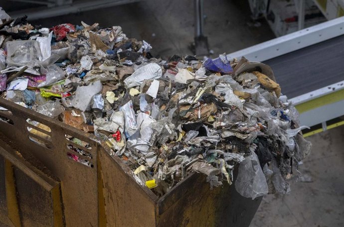 Archivo - Imagen de una planta de separación de residuos