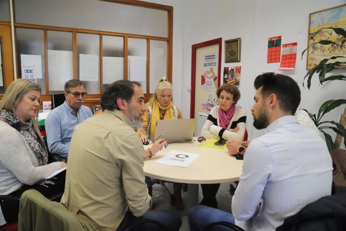 Imagen de la reunión de Hacemos Córdoba con el Sindicato Independientes de Policía Local de Córdoba (SIPLB).