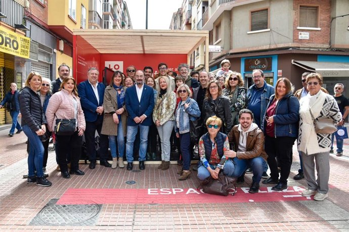 El PSOE presenta el primero de sus programas para los barrios con compromisos "concretos y posibles".