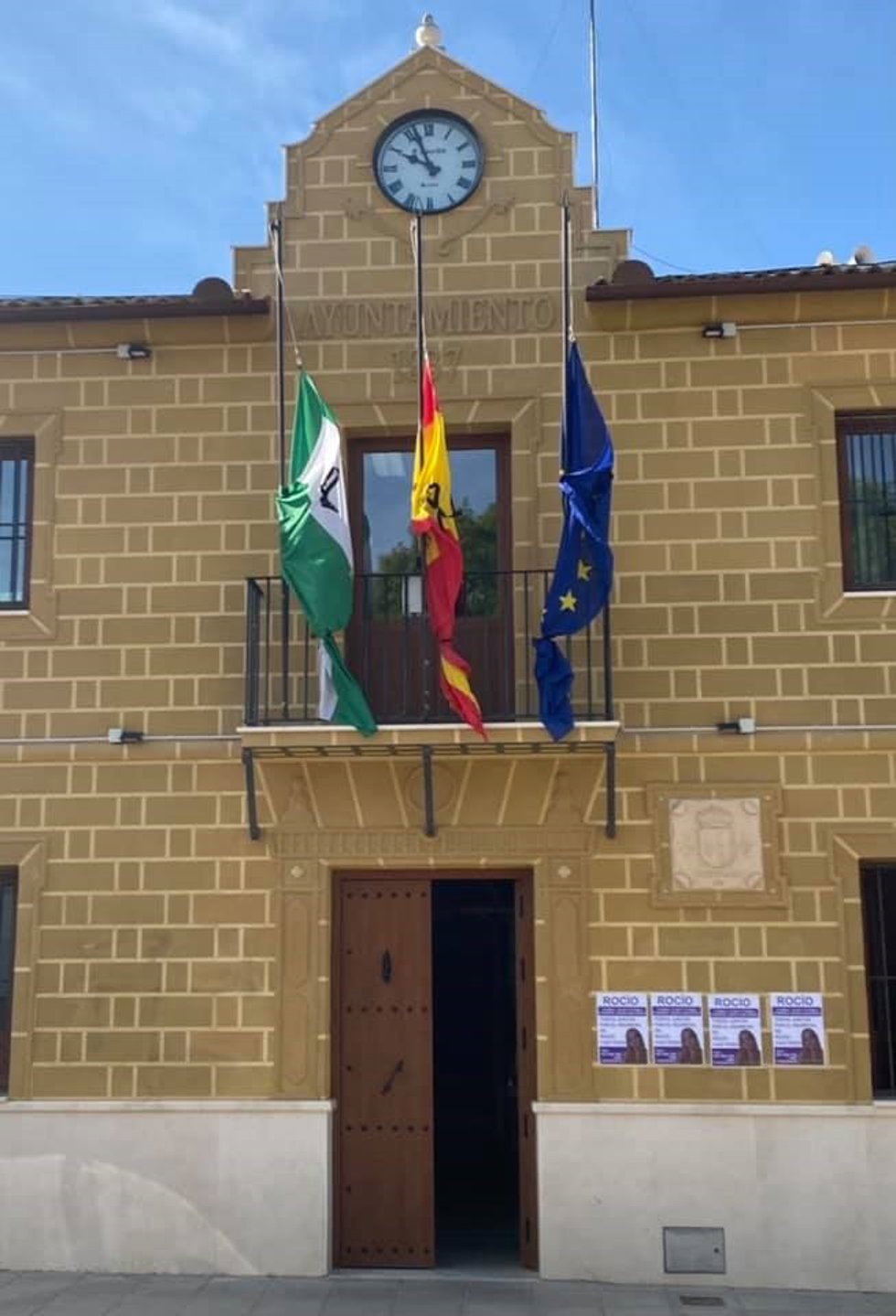 Archivo - Fachada del Ayuntamiento de Martín de la Jara, archivo 