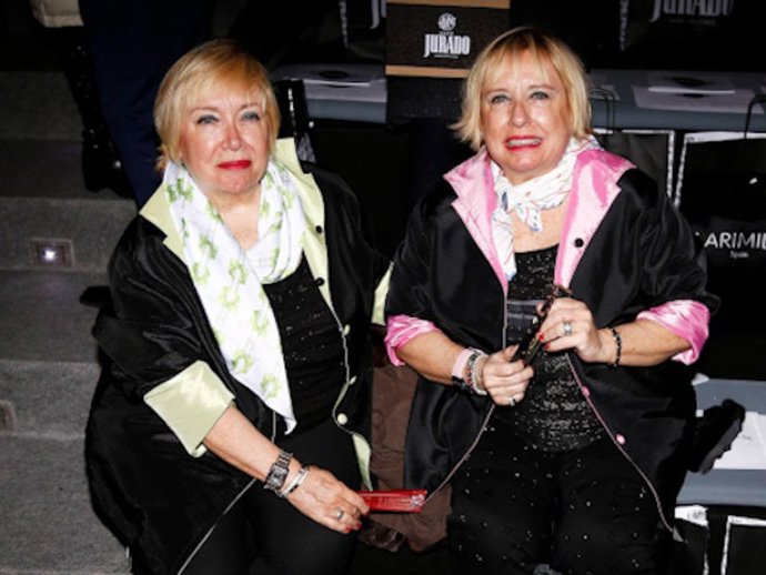 Archivo - Teresa y Fernanda Hurtado durante el desfile de Ion Fiz y Francis Montesinos