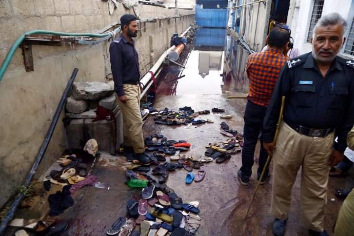 Doce muertos por una estampida durante una distribución de comida en Karachi, Pakistán