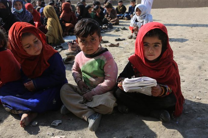 Archivo - Imagen de archivo de niños afganos en Kabul 