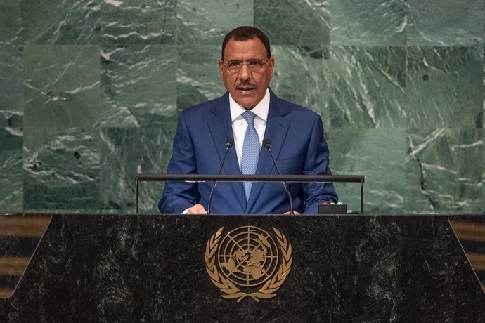 Archivo - UNITED NATIONS, Sept. 24, 2022  -- Niger's President Mohamed Bazoum speaks during the General Debate of the 77th session of the UN General Assembly at the UN headquarters in New York, on Sept. 22, 2022.