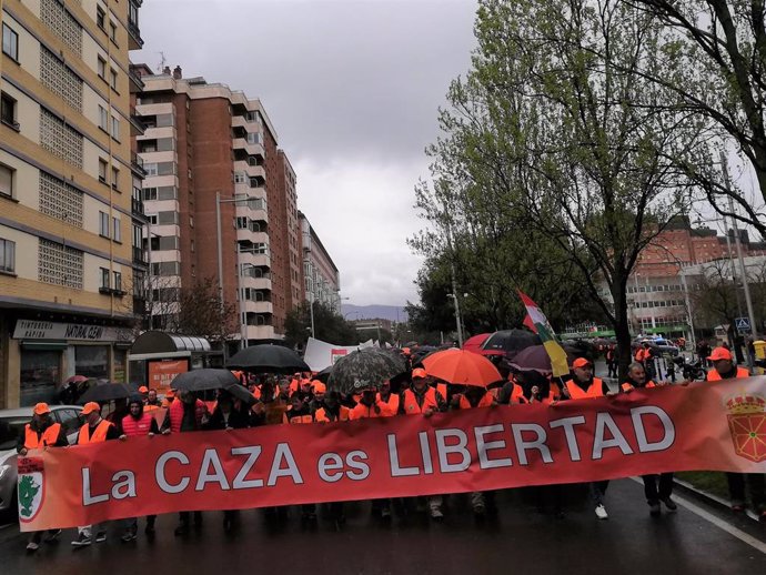 Manifestación en Pamplona del sector de la caza en contra de la Ley de Bienestar Animal.