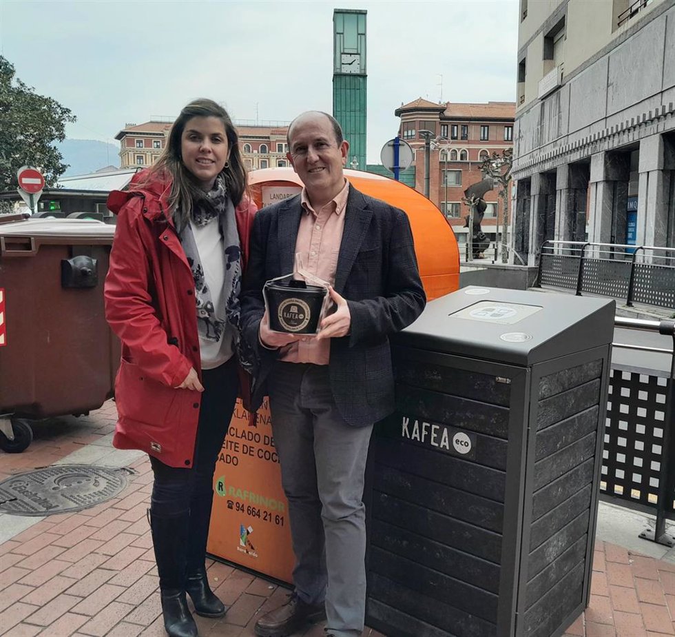 El área de Desarrollo Sostenible instalará en Barakaldo 25 contenedores para reciclar las cápsulas de café