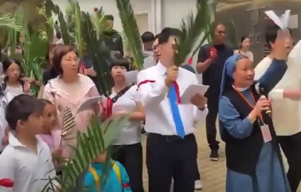 Procesión del Domingo de Ramos en la Iglesia de Nuestra Señora del Monte Carmelo de Hong Kong, China
