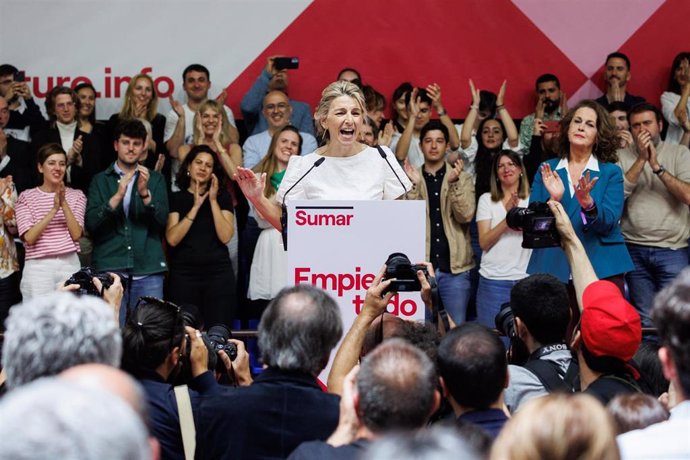 La vicepresidenta segunda y ministra de Trabajo y Economía Social, Yolanda Díaz, interviene durante el acto 'Empieza todo' de la plataforma Sumar, en el que Díaz presenta su candidatura para la presidencia del Gobierno en las próximas elecciones general