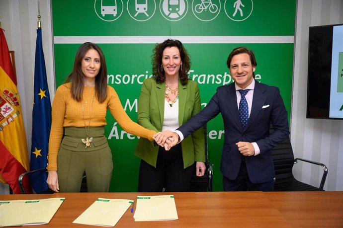 Firma del protocolo para fomentar el uso de la bicicleta en Almería