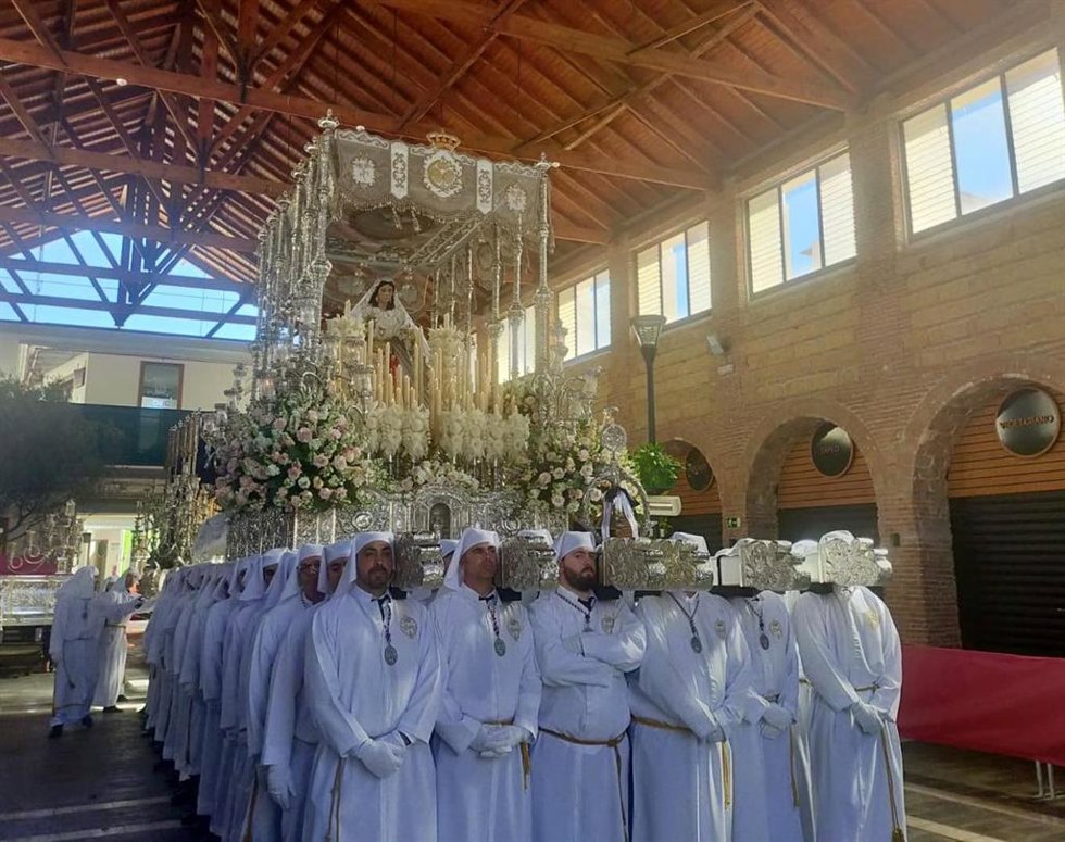Imagen del trono afectado por el fuego este Domingo de Ramos.