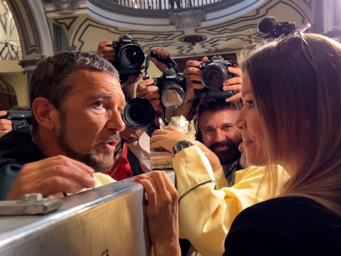 Antonio Banderas y Nicole Kimpel durante el Domingo de Ramos