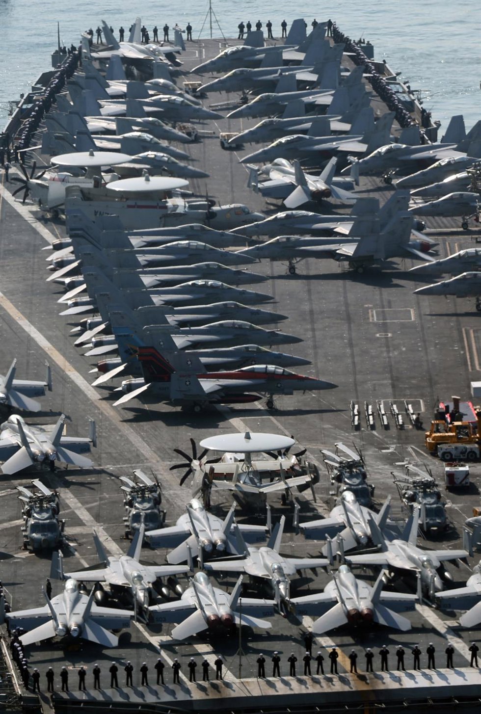 El portaaviones estadounidense USS Nimitz en Corea del Sur