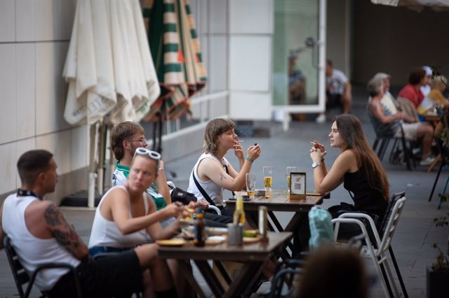 Archivo - Terrasses a la plaça dels Àngels del Raval 