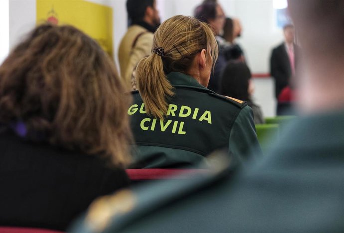 Una agente de la Guardia Civil.