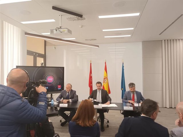 Rueda de prensa el consejero de Economía, Hacienda y Empleo, Javier Fernández-Lasquetty