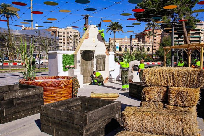 Decorado en la Plaza Circular con motivo de las Fiestas de Primavera