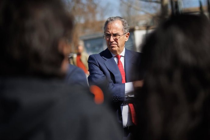 El vicepresidente, consejero de Educación y Universidades, Enrique Ossorio, a su llegada a una visita al instituto de Formación Profesional Dual Luis Vives de Leganés, a 14 de marzo de 2023, en Leganés, Madrid (España).