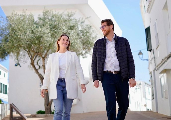 Archivo - La presidenta del PP en Baleares, Margalida Prohens, y el portavoz del partido en la campaña electoral, Sebasti Sagreras