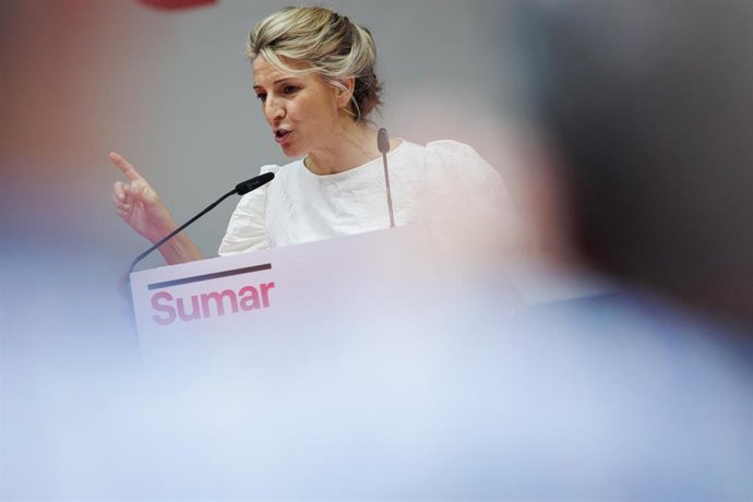 La vicepresidenta segunda y ministra de Trabajo y Economía Social, Yolanda Díaz, interviene durante el acto 'Empieza todo' de la plataforma Sumar.