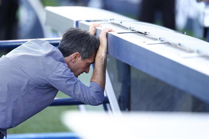Archivo - Jose Rojo 'Pacheta' durante un partido como técnico del Real Valladolid.