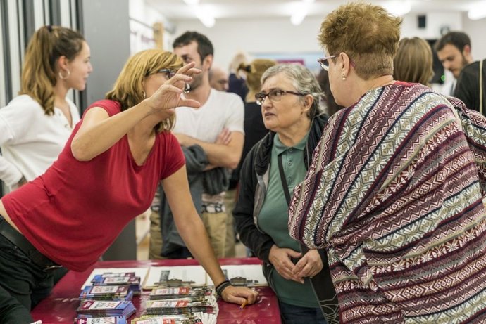 L'Ajuntament de Barcelona treballa en un pla per a la inserció laboral de beneficiaris de l'IMV.