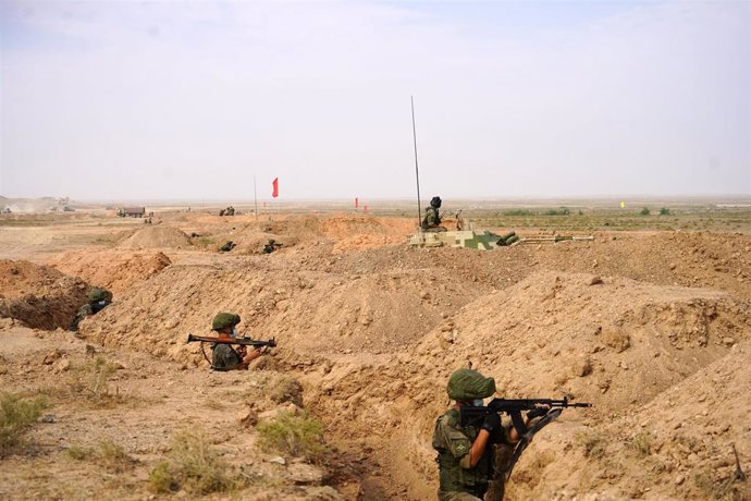 Archivo - Tropas rusas durante entrenamientos conjuntos con China