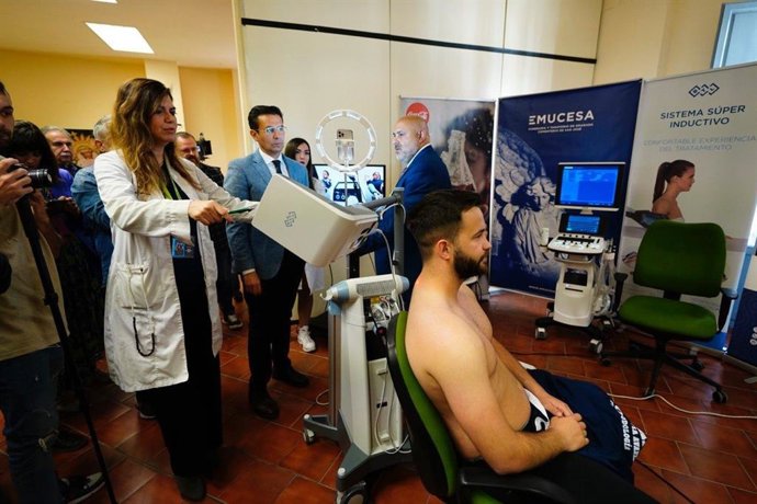 Visita del alcalde de Granada, Francisco Cuenca, al Ceaco
