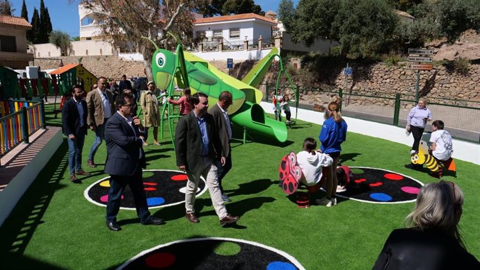Nuevo parque infantil en el municipio de Felix (Almería)