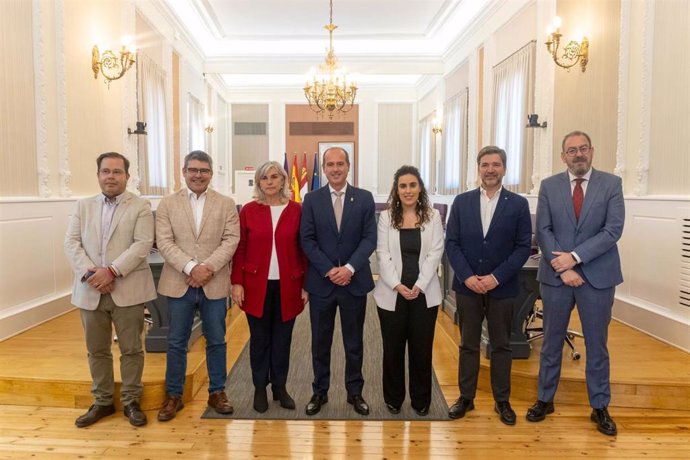 Presentación del plan de construcción de vivienda en Guadalajara.