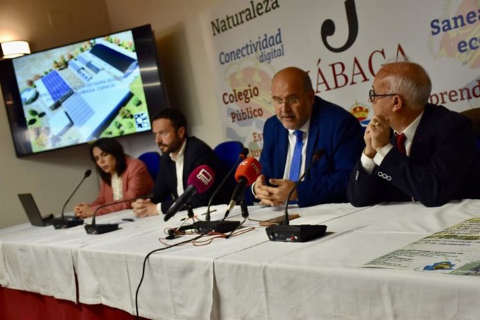 El vicepresidente regional, José Luis Martínez Guijarro, este lunes en Jábaga (Cuenca).