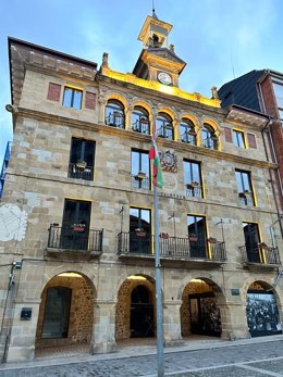 Bermeo mejora la iluminación de la plaza Goiko Plaza