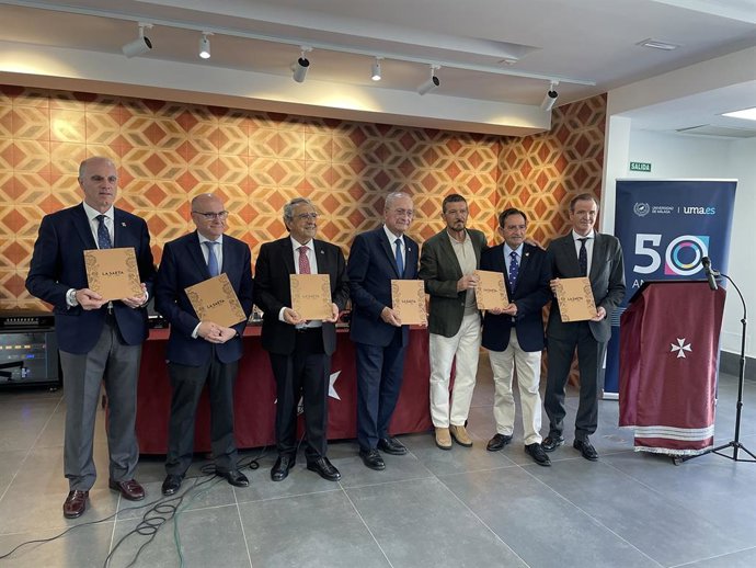 La Cátedra de Estudios Cofrades de la Universidad de Málaga rinde homenaje a la revista 'La Saeta'