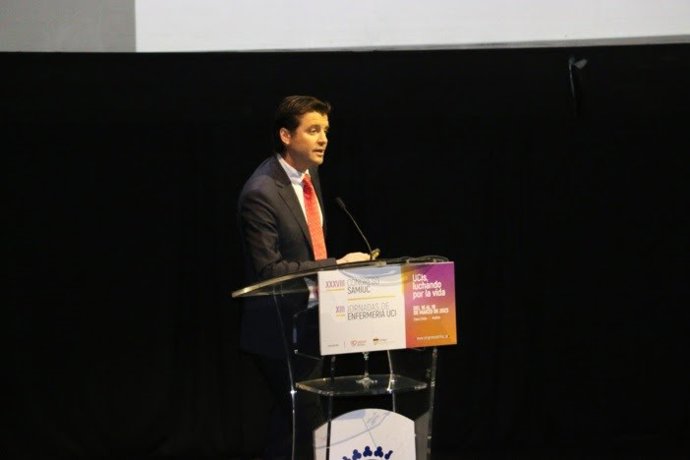 El médico intensivista Ángel Estella, coordinador del Grupo de Trabajo de Infecciones de la Samiuc.