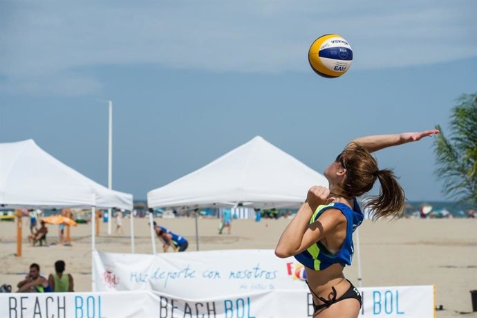 Archivo - Vóley playa en Valncia