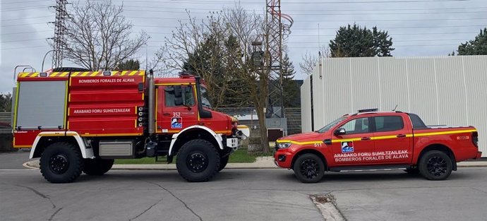 Nueva Autobomba Forestal y un vehículo 4x4