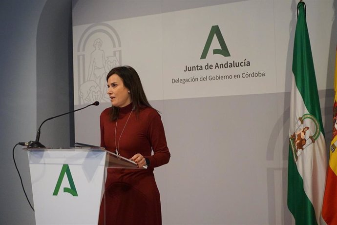 Archivo - La delegada de Empleo, Empresa y Trabajo Autónomo, María Dolores Gálvez, en rueda de prensa.