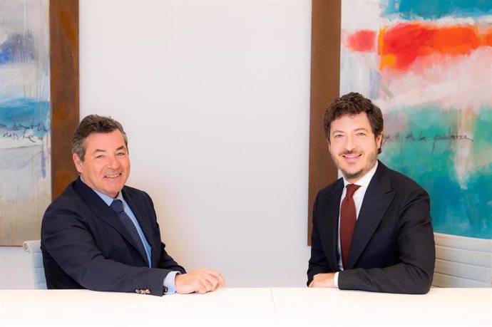 Miguel Riaño (izquierda) y Eduardo Soler Tappa (derecha), nuevos socio presidente y socio director de Herbert Smith Freehills en España.