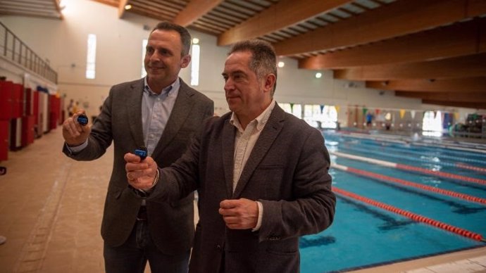 El director general de Deporte, Eloy Madorrán, ha presentado esta mañana la incorporación de un sistema pionero antiahogo en la piscina del Gobierno de La Rioja en el CTD Adarraga