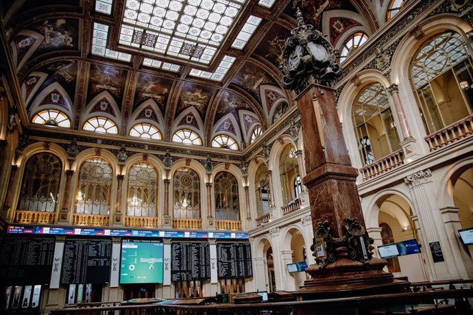 Archivo - Interior del Palacio de la Bolsa de Madrid en Madrid (España)