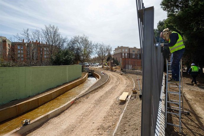 Obras de prolongación de la calle Hayedo en Zaragoza