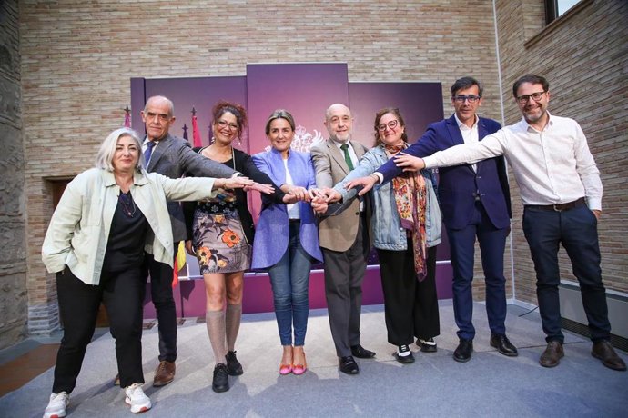 La alcaldesa, Milagros Tolón, en la reunión de la 'Mesa de Reflexión del Casco Histórico'.